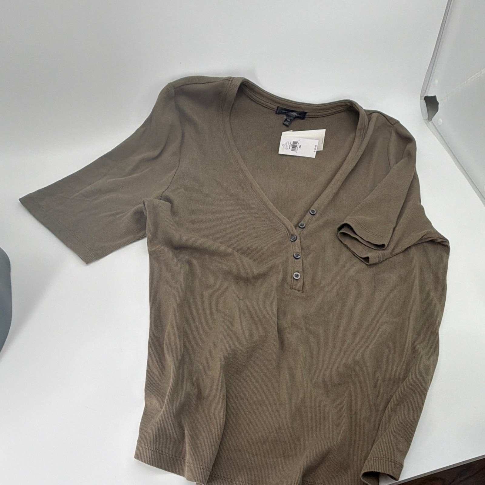 Banana Republic Women’s 2XL Green Ribbed Knit V-Neck Henley 3/4 Sleeve Top