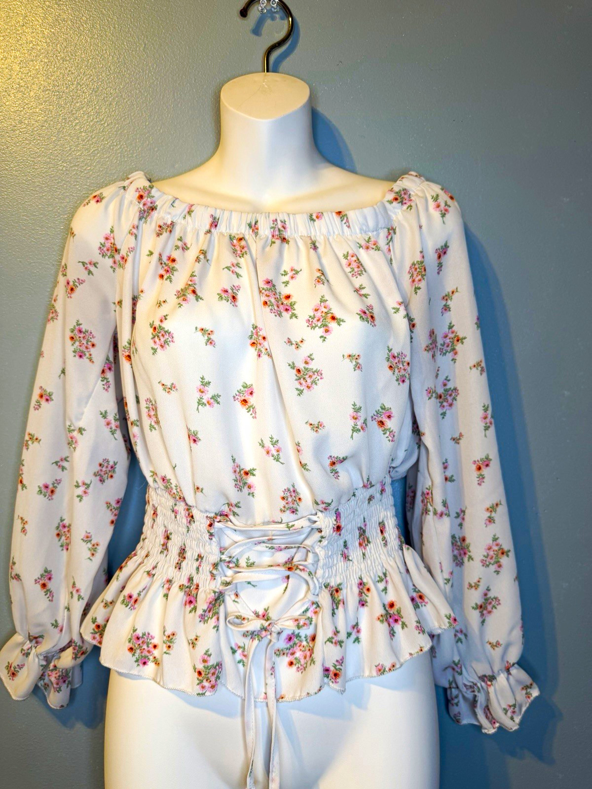 No Comment NY:LA Women’s White Floral Off-Shoulder Smocked Peasant Blouse L