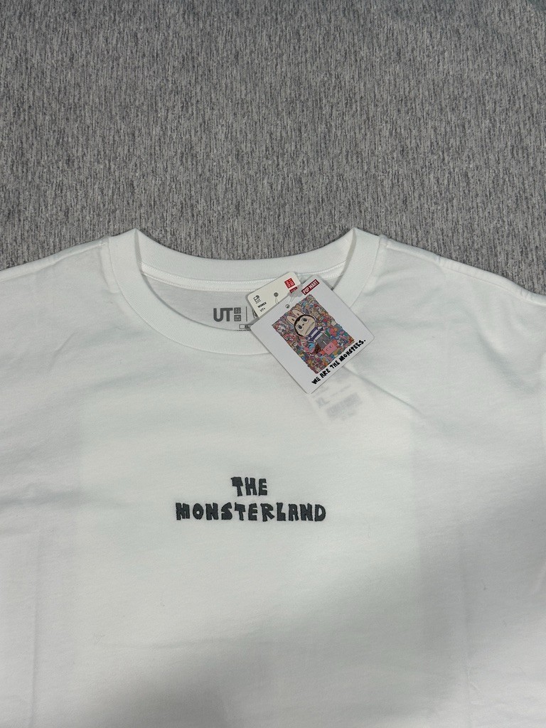 Sz XL Fits Like Lrg Uniqlo POP MART UT Graphic Shirt THE MONSTERS LABUBU Japan