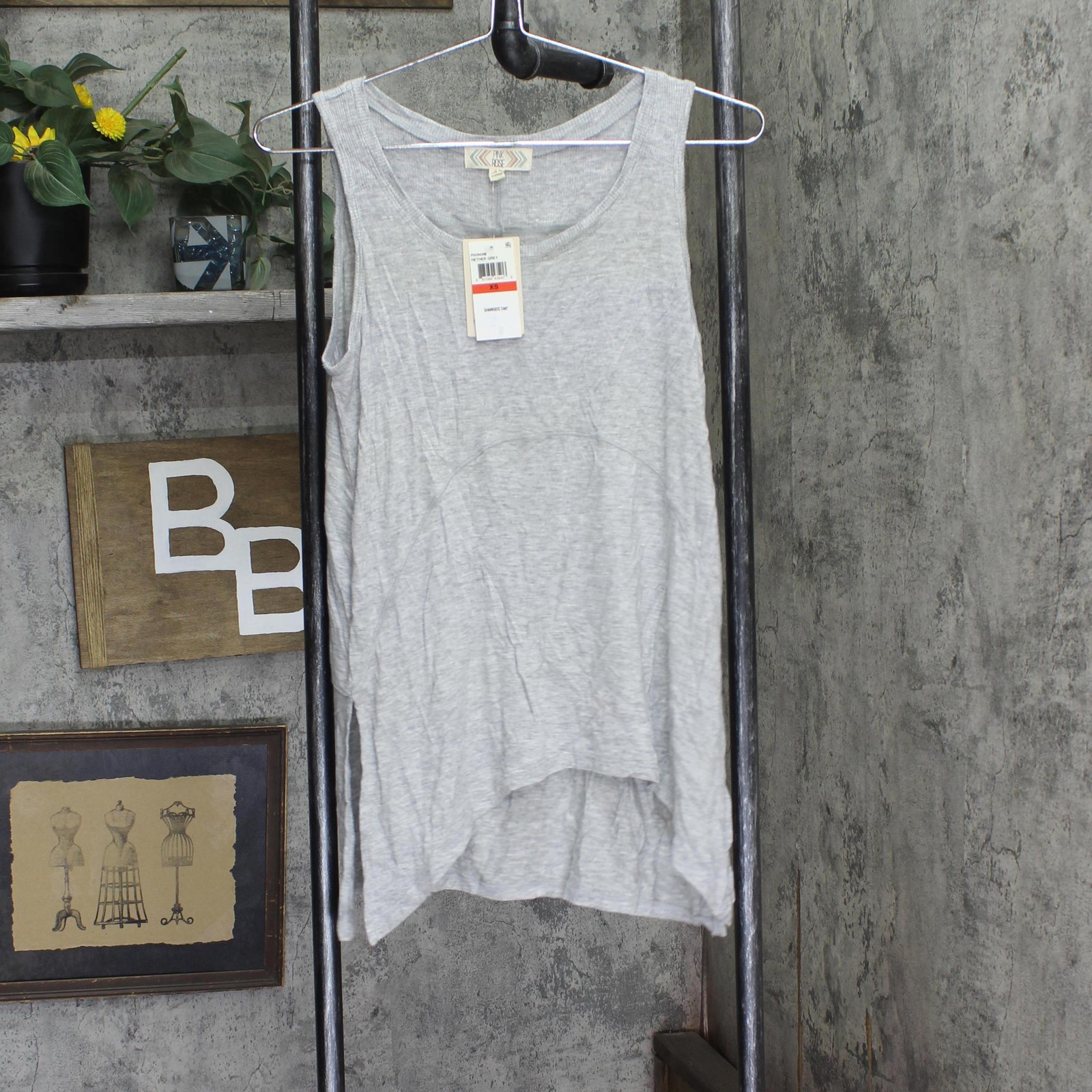 pink Rose Juniors Side-Slit Handkerchief-Hem Tank Top Gray XS