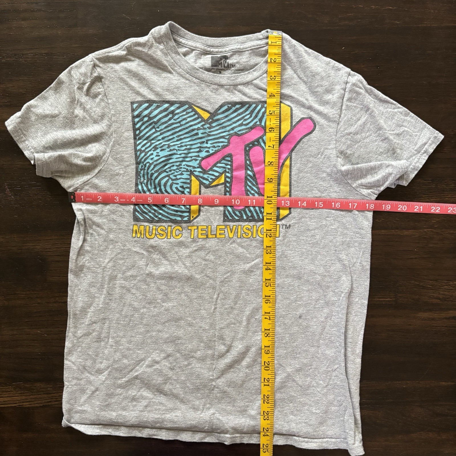 Retro 80s MTV Logo Bright Colors T-Shirt Heather Gray Neon Thumbprint Small