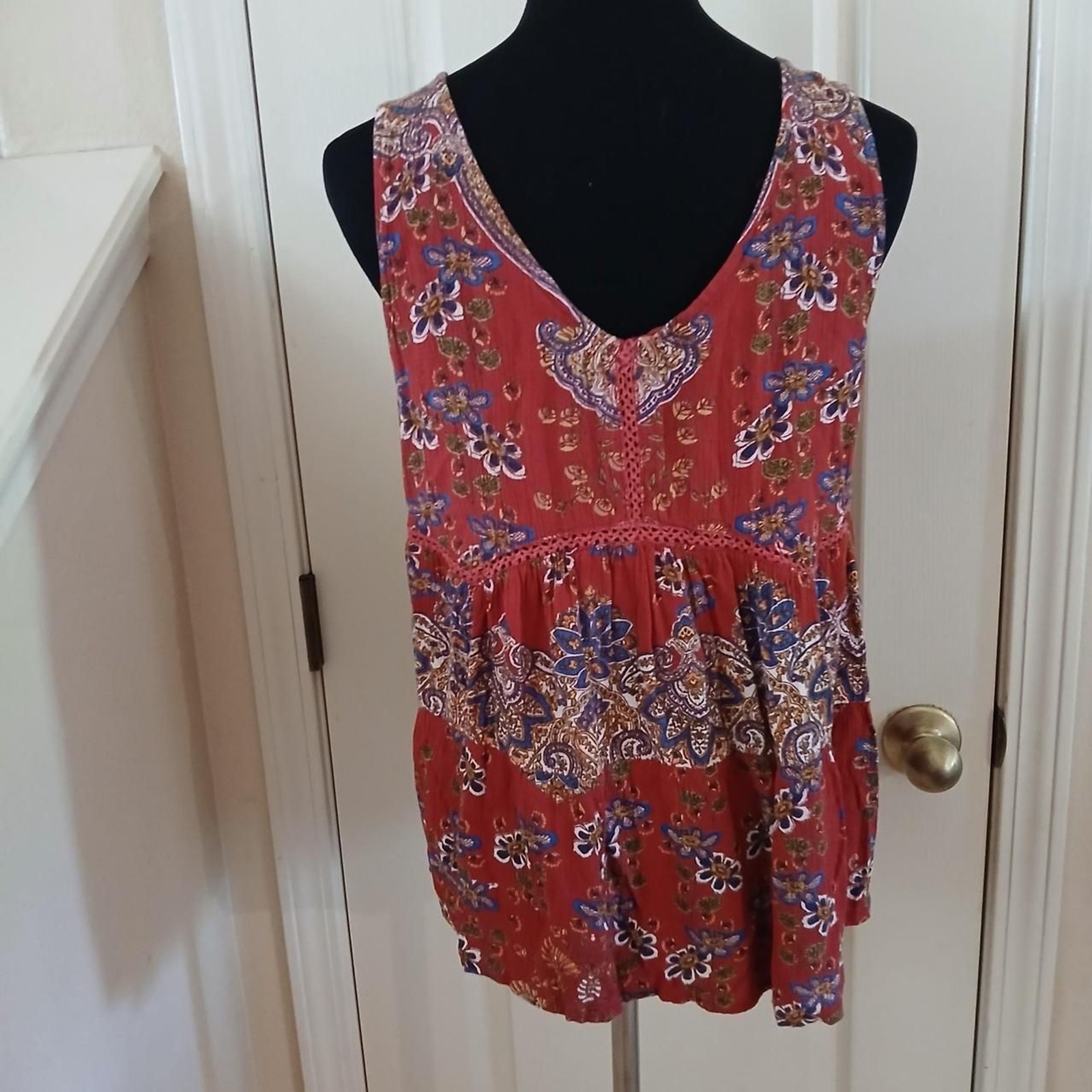 Angie Boho Red Floral Paisley Crochet Trim Sleeveless Blouse S Boho Festival