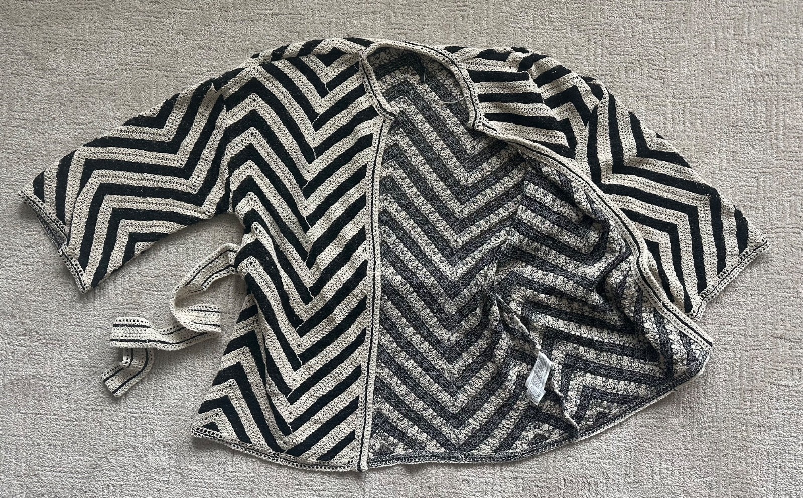 Zara Limited Edition Crochet Kimono with Belt – size M