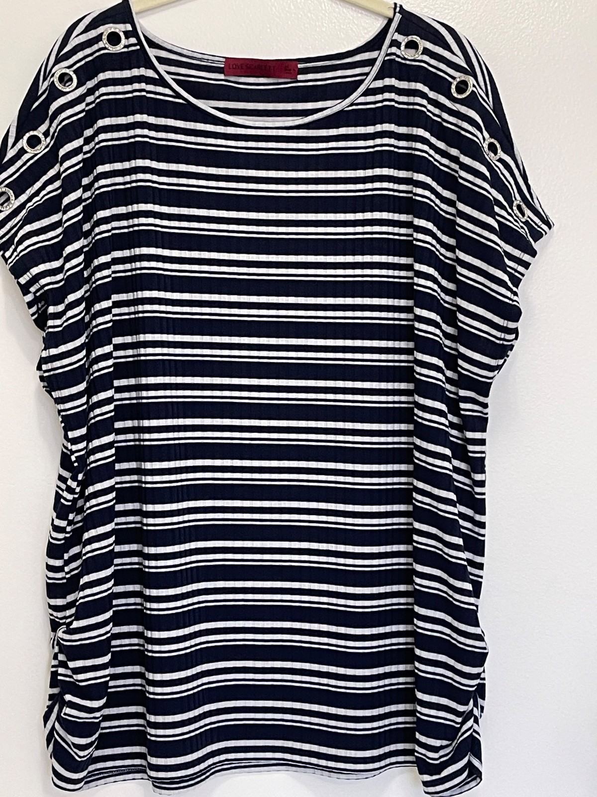 Navy Blue And White Love Scarlett Women’s Top Size 3X Excellent Condition