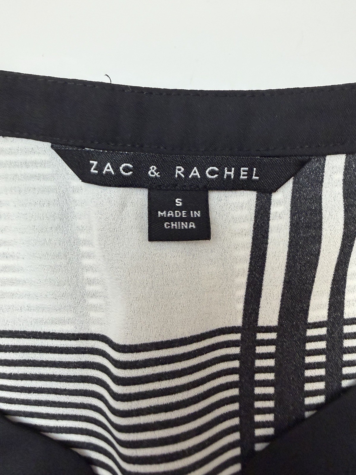 Zac & Rachel Womens Small Top Blouse Sleeveless Split Neck Plaid Geometric