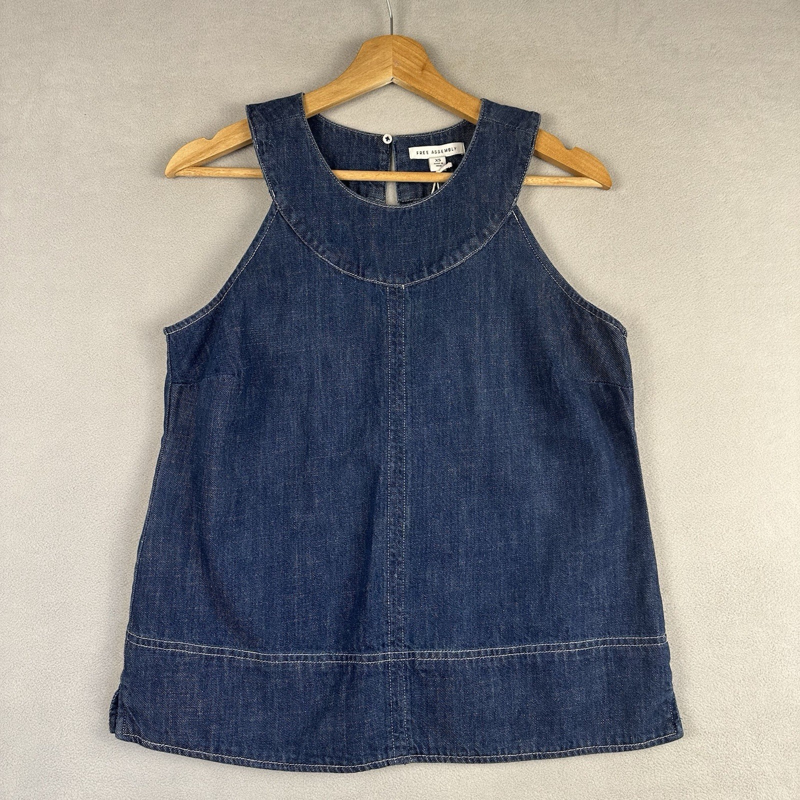 Free Assembly Sleeveless Denim Top Women’s XS Blue Dark Wash Round Neck Western