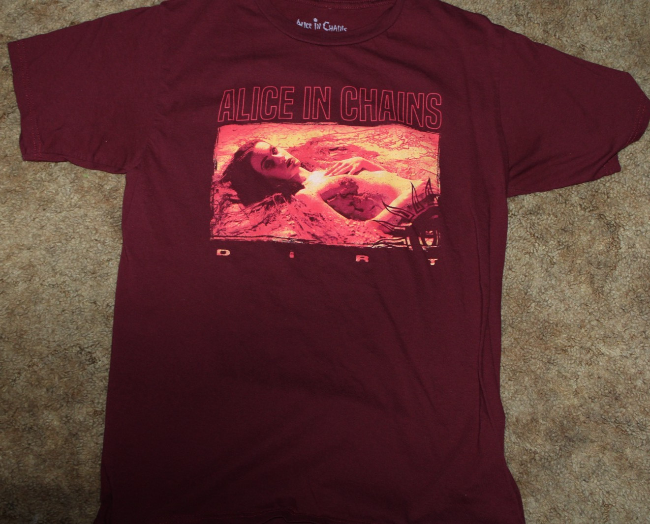 Women’s Alice In Chains Dirt burgundy relaxed fit t-shirt size Medium