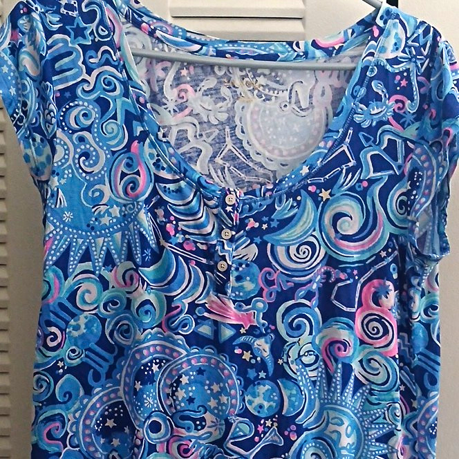 Lilly Pulitzer Women’s M Blue/Pink/White Abstract Octopus Henley V-Neck Top