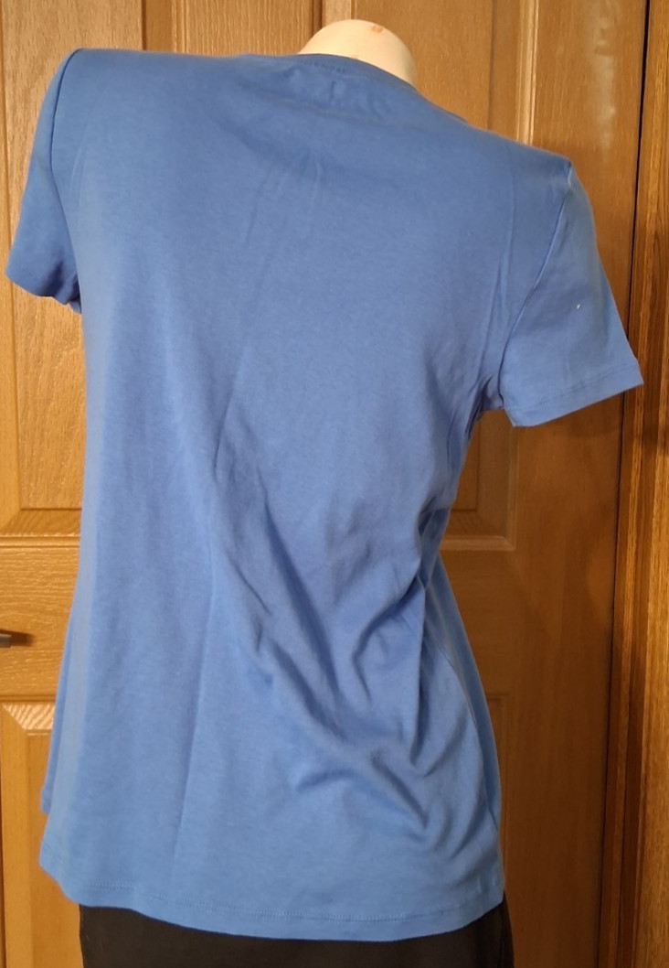 Talbot’s Plain Blue Tee With Pocket and Short Sleeves Misses Size L