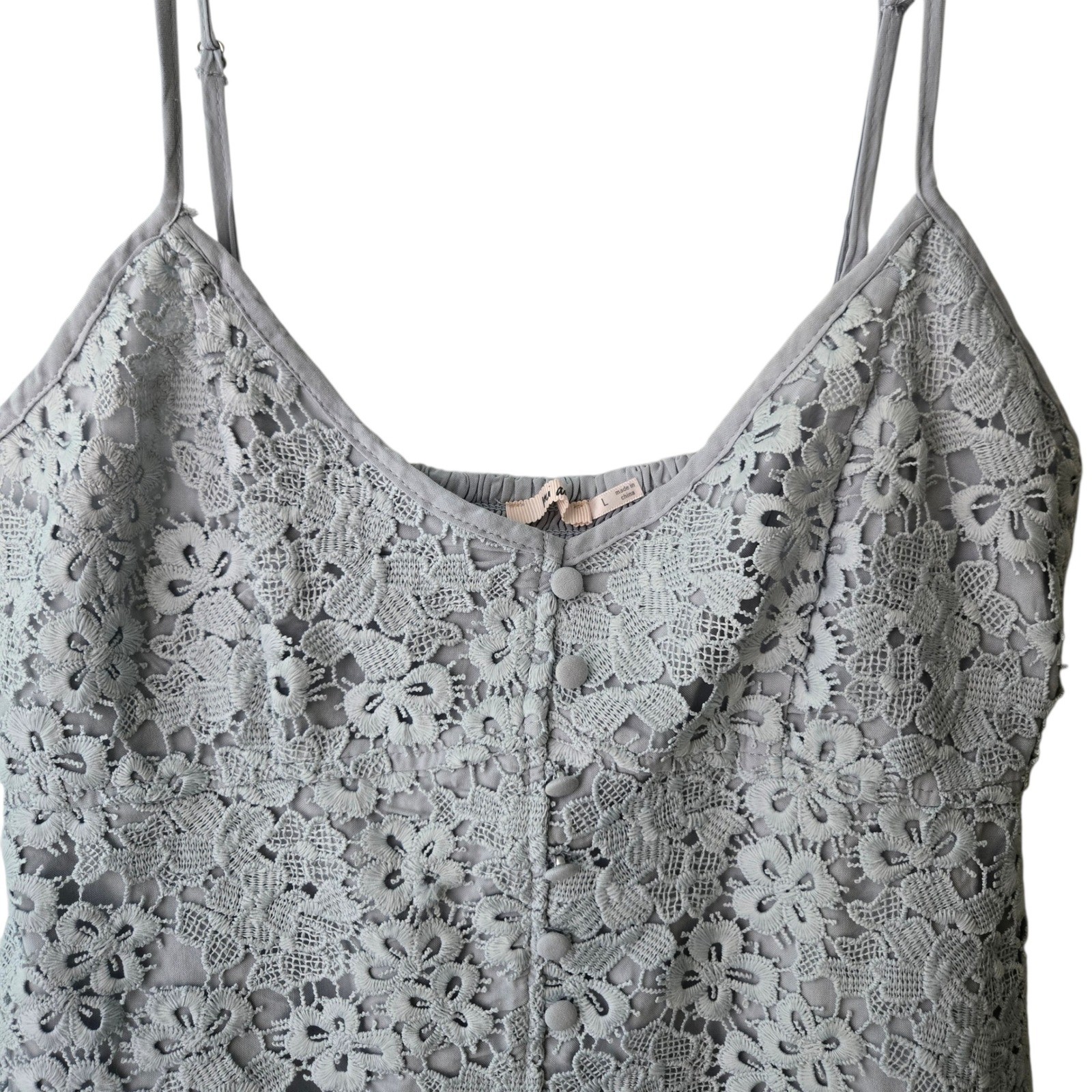 Mi Ami Francescas Grey Floral Lace Button Front Camisole Top Large 12AX13KPJD
