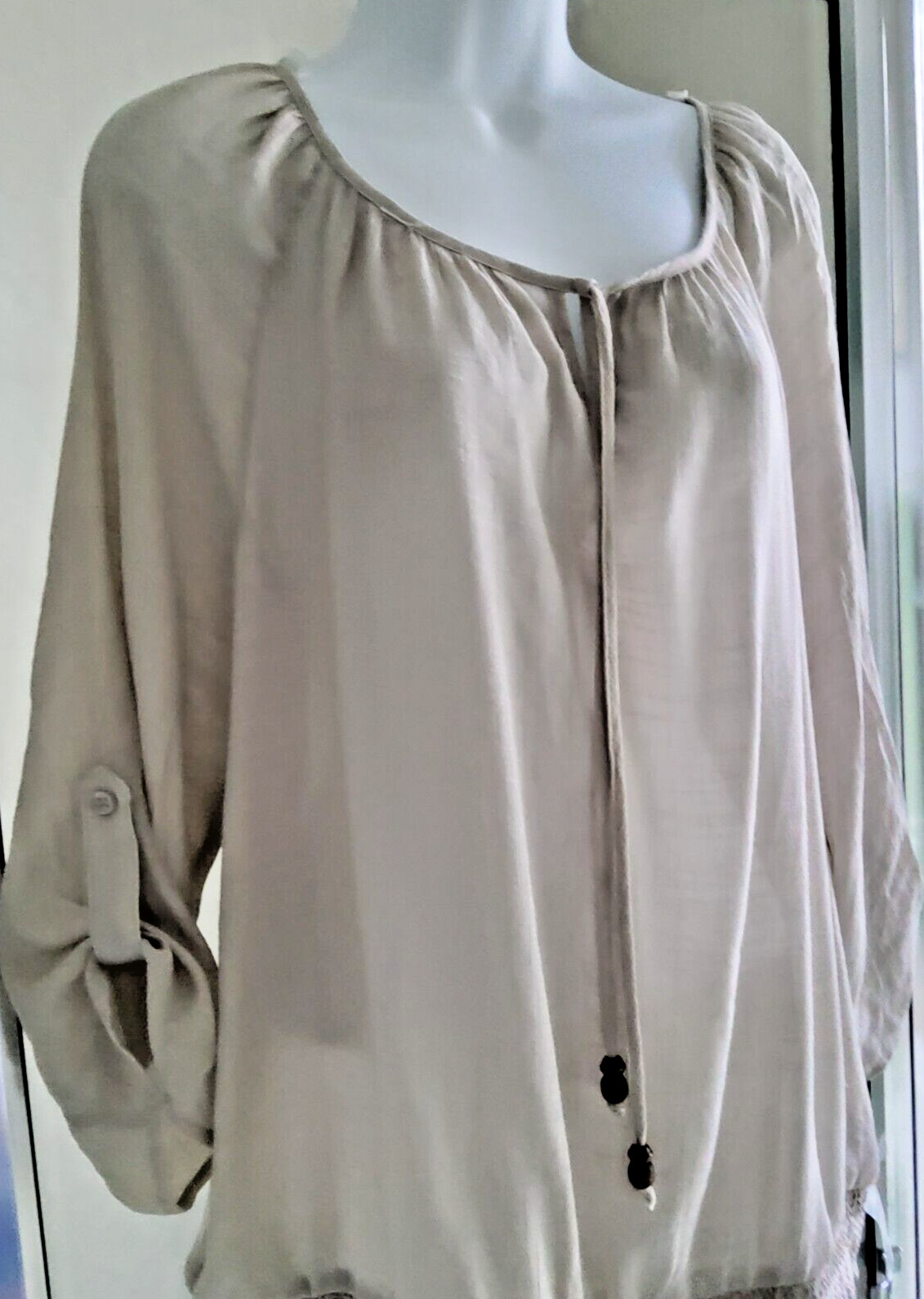 AGB TIE NECK TOP/BLOUSE-LARGE-3/4 ROLL TAB SLEEVES-STRETCH SHEARED HEM-BEIGE*NEW