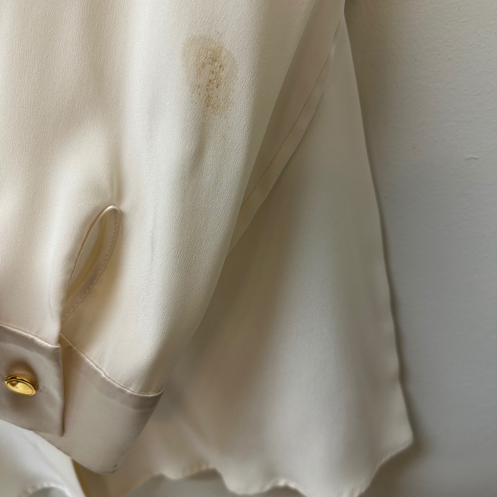 Vintage St John Silk Satin Crepe Blouse Gold Chain Detail Size 8 NEW *FLAW