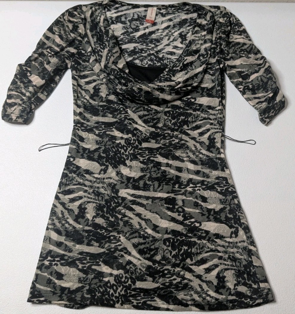 No Boundaries Top Women’s M 7 Multi Color 3/4 Sleeve Geometric Pattern