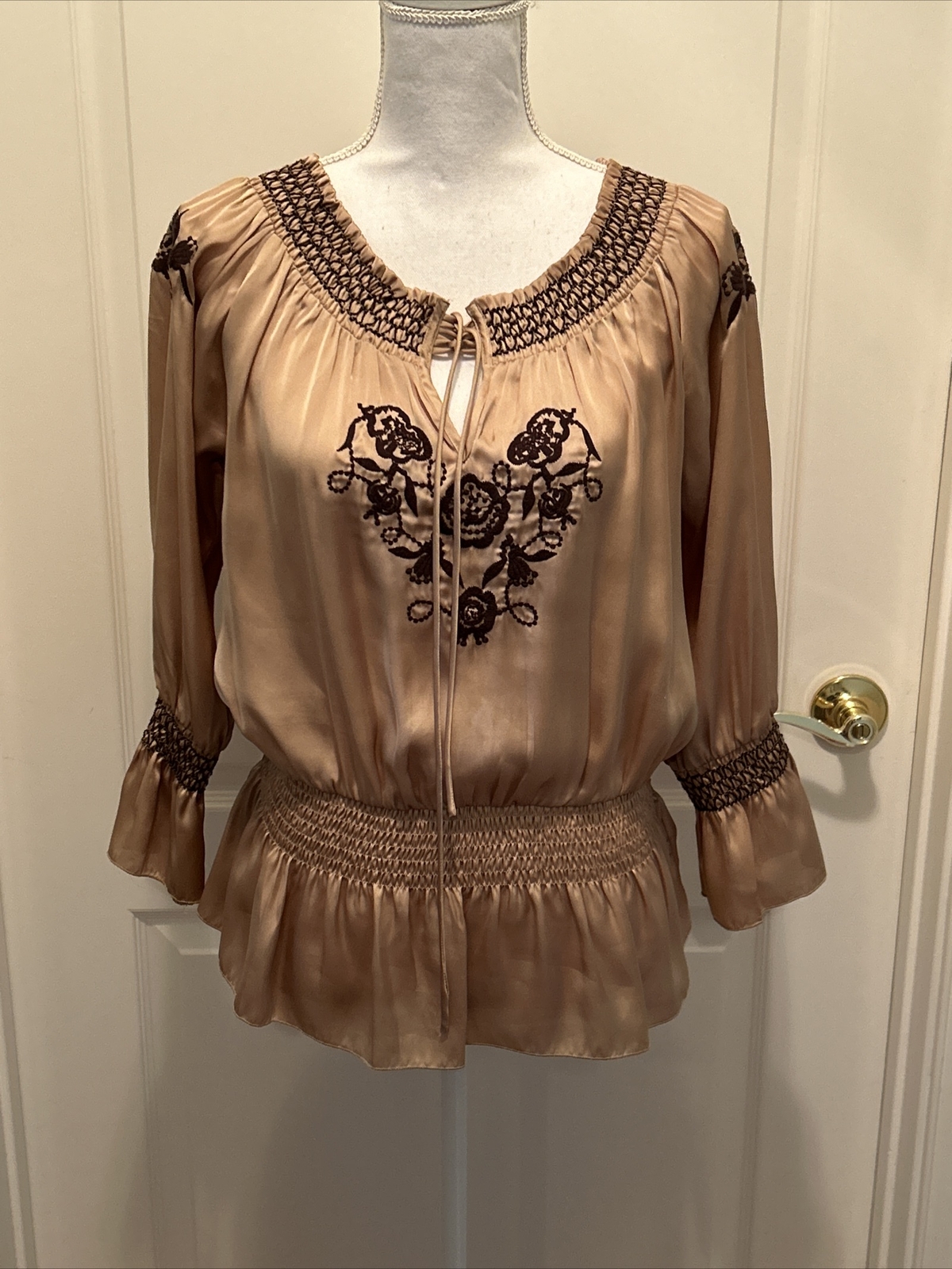 MULTIPLES Gold Embroidered Top w/Elastic at Waist, Neck & on 3/4 Sleeve Size Med