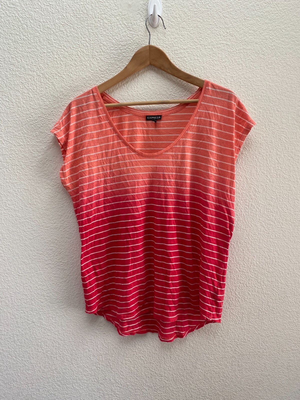 Express Ombre Striped Scoop Neck T-Shirt Top Size Large Multi-Color