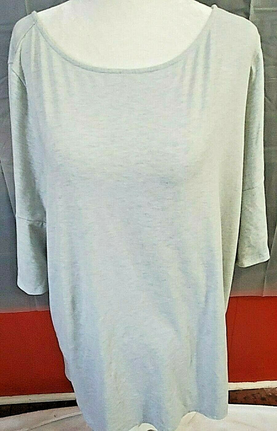 Strazzi Women’s XL Light Gray Cold Shoulder Knit Top