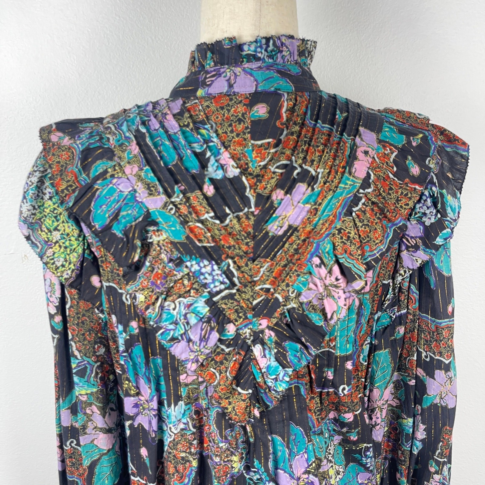 Love the Label Floral Print Metallic Long Sleeve Mock Neck Button Blouse Small