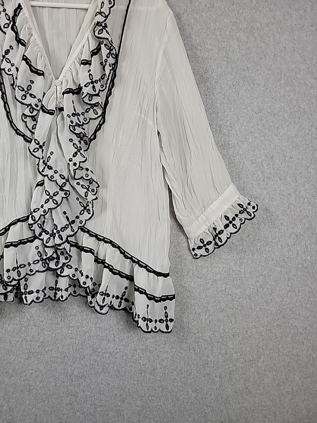 Studio 1940 White LS Black Ruffled Trim Sheer V Neck Blouse Women’s Large