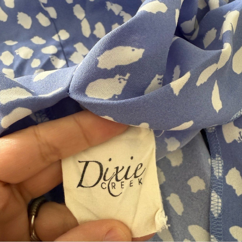 Dixie Creek Blue White Spotted V-Neck Dolman Sleeve Tunic Top Blouse