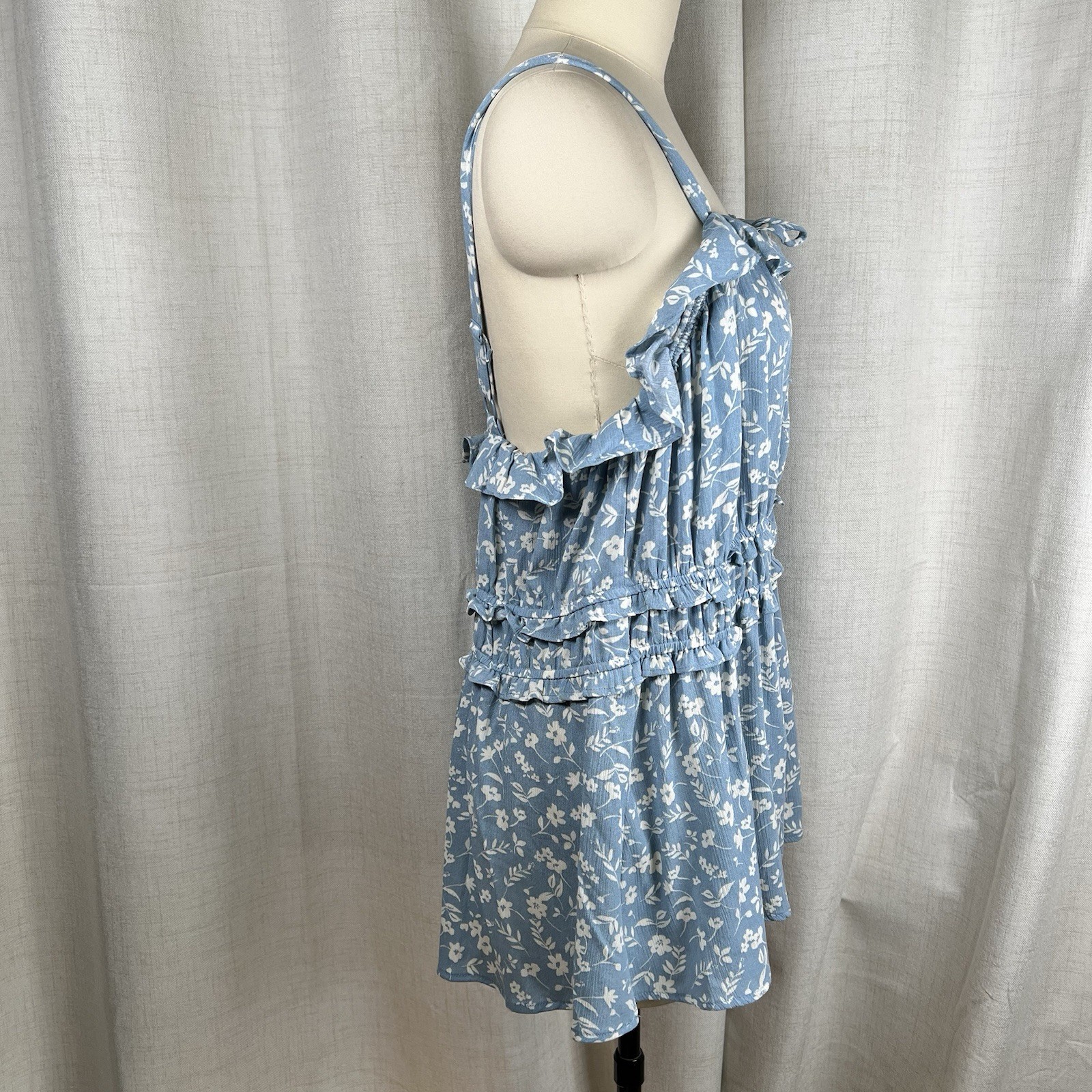 NEW! Torrid Babydoll Crinkle Gauze Smocked Sleeveless Top Floral Plus 2X Blue