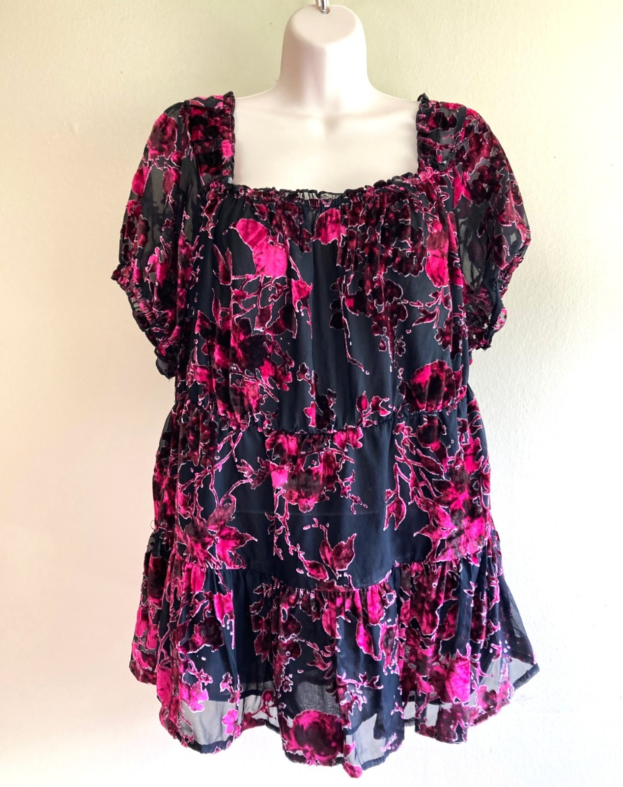 Dark Fairy Torrid 2 Devore Velvet Shirt 2X Plus Floral Magenta Black Puff Sleeve