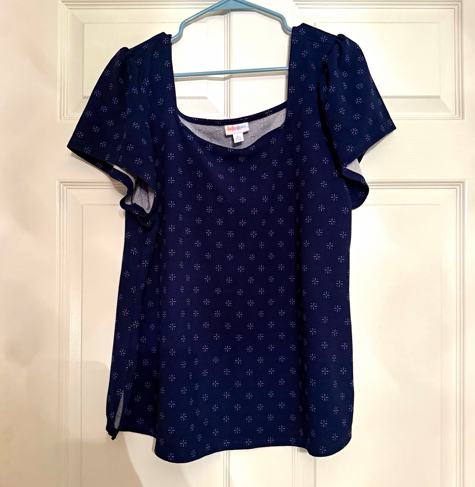 LuLaRoe Women’s Navy Geometric Tunic Knit Stretch Flutter Sleeve XL