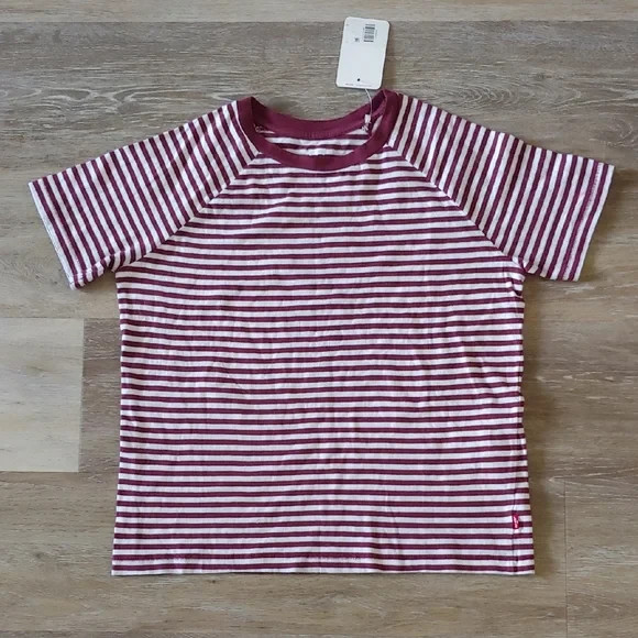NWT Levi’s Women’s Standard Fit Maroon Striped T-Shirt Size S