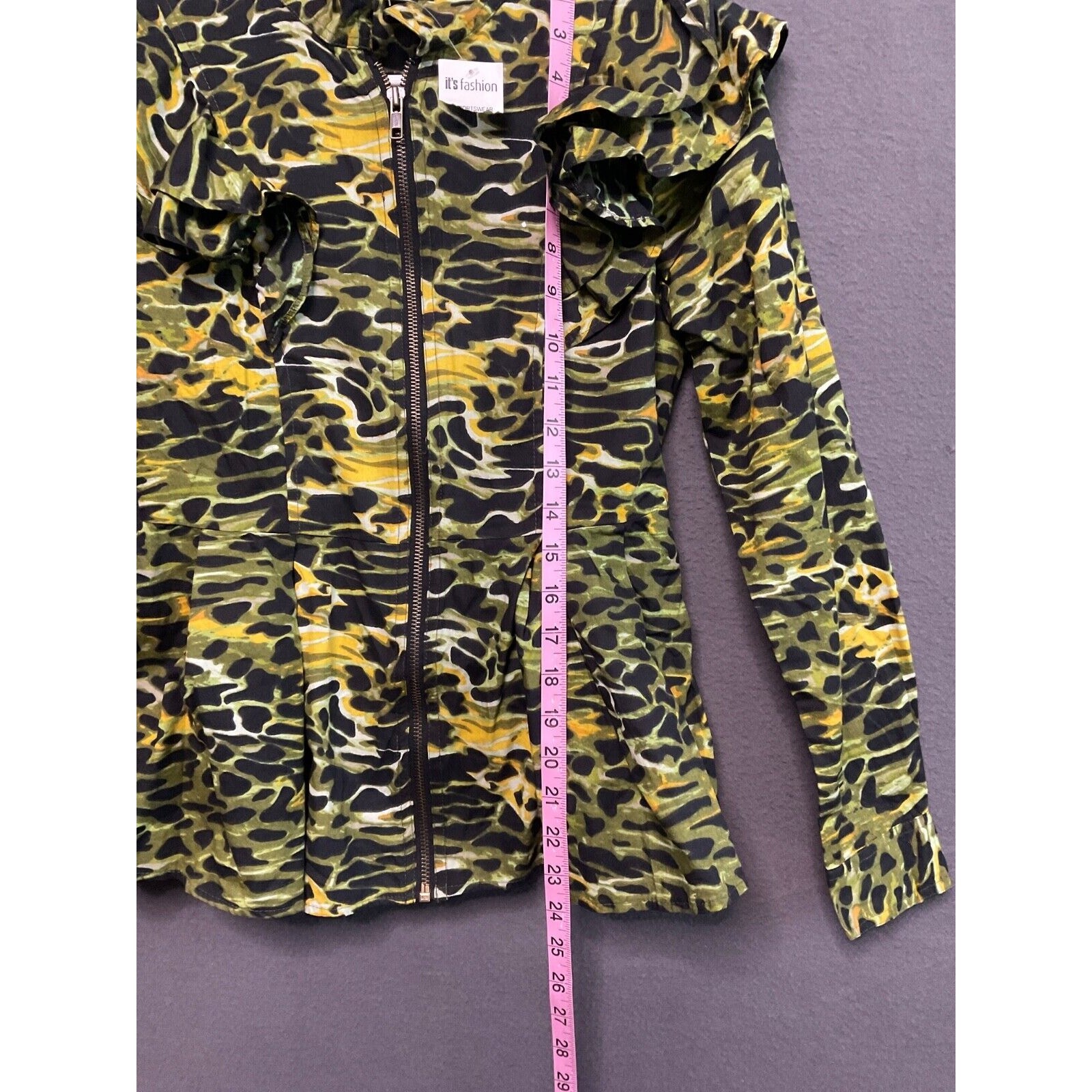 it’s Fashion Green Camo Ruffle Zip Shirt Jacket Women’s Small Cotton NWT