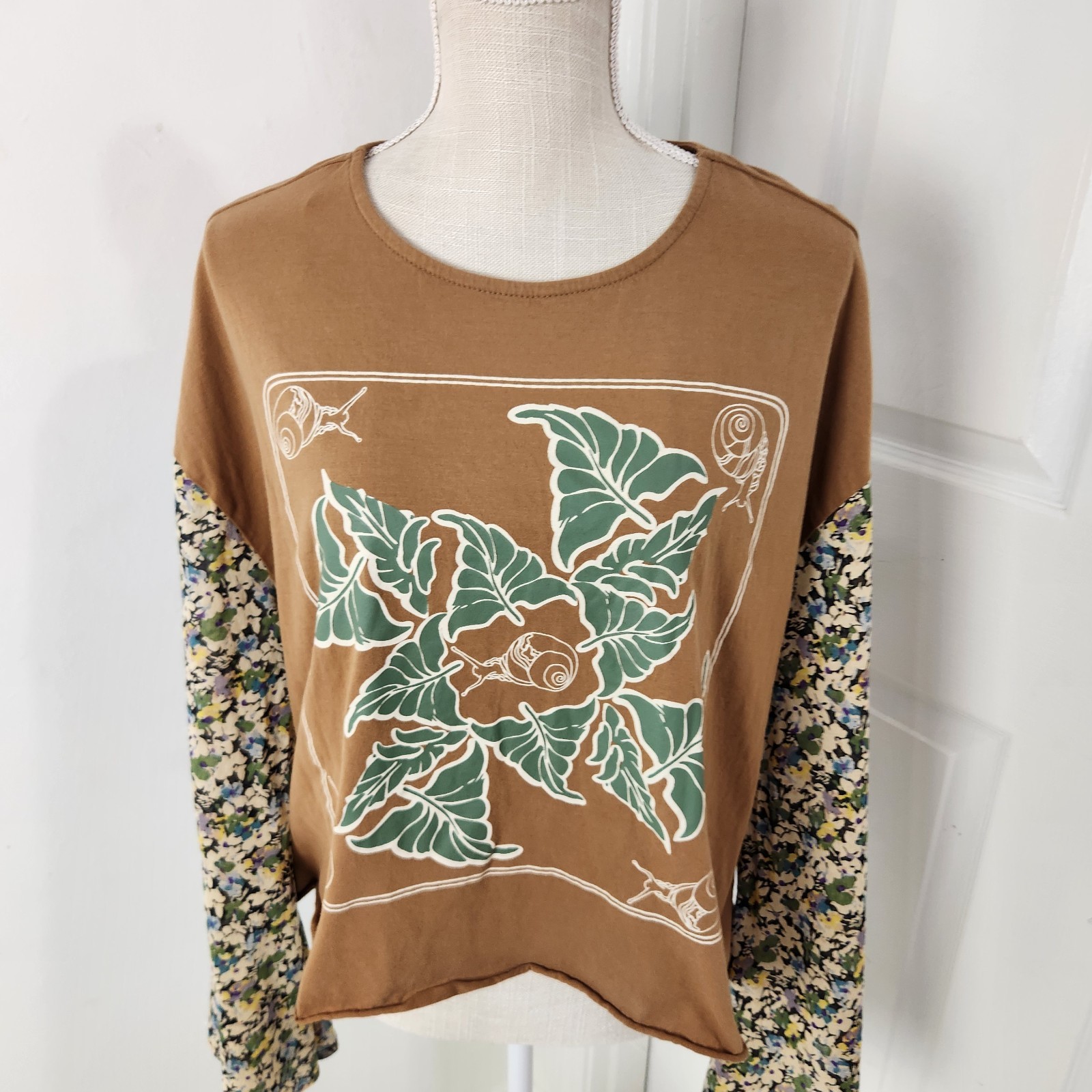 Earthbound Top Womens L Brown Snails Exaggerated Floral Bell Sleeves Festival