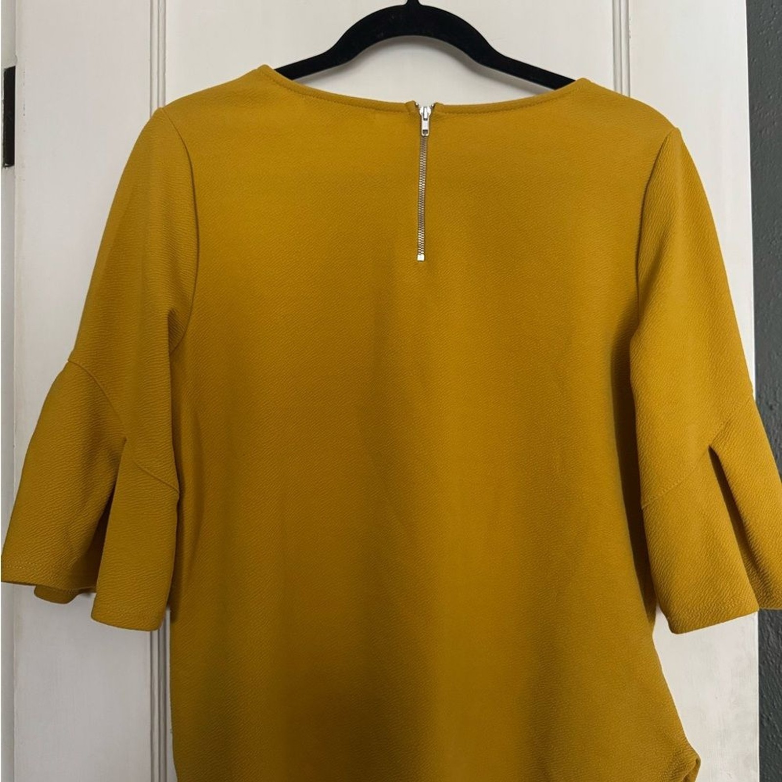 Green Envelope L mustard yellow boat neck long sleeve textured 3/4 blouse