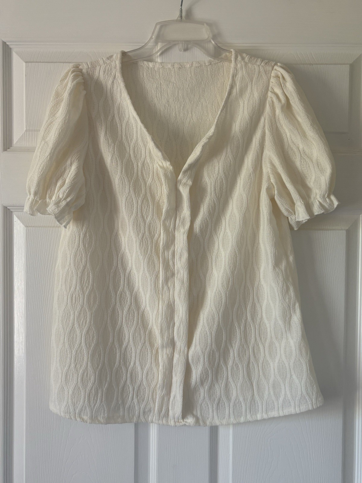 EVALESS Womens Medium Top Cute Puff Sleeve Blouse Front Placket Ivory Textured