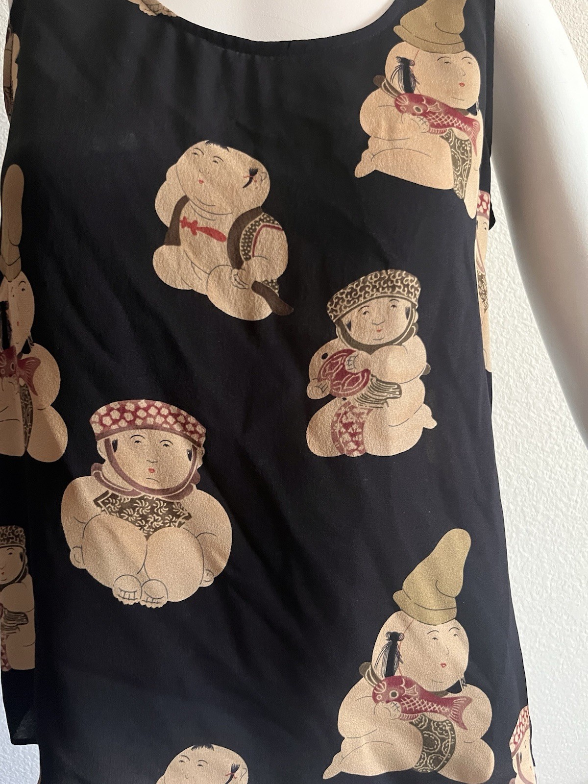 Harari 100% Silk Novelty Print Tank Top Womens Small Asian Folk Art Black Buddha