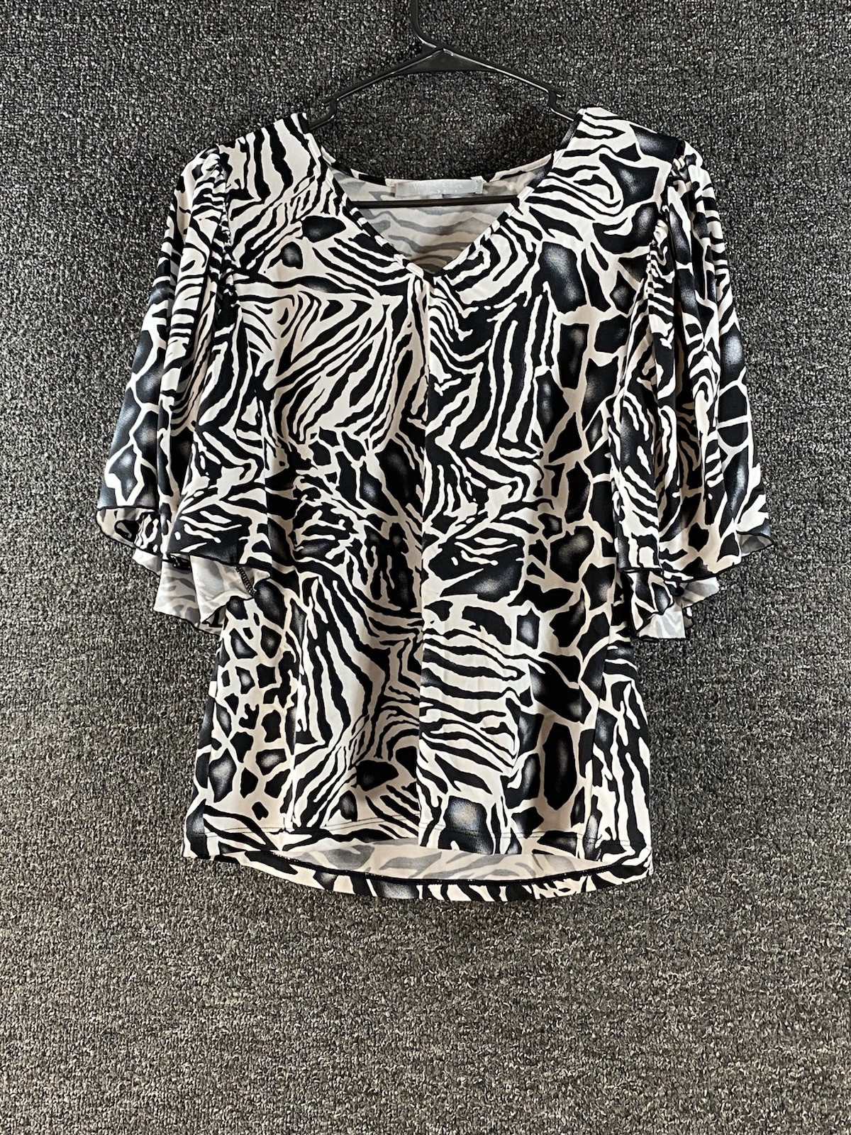Violet And Clair Women’s Top Zebra Print Flutter Short Sleeve V-Neck Size S