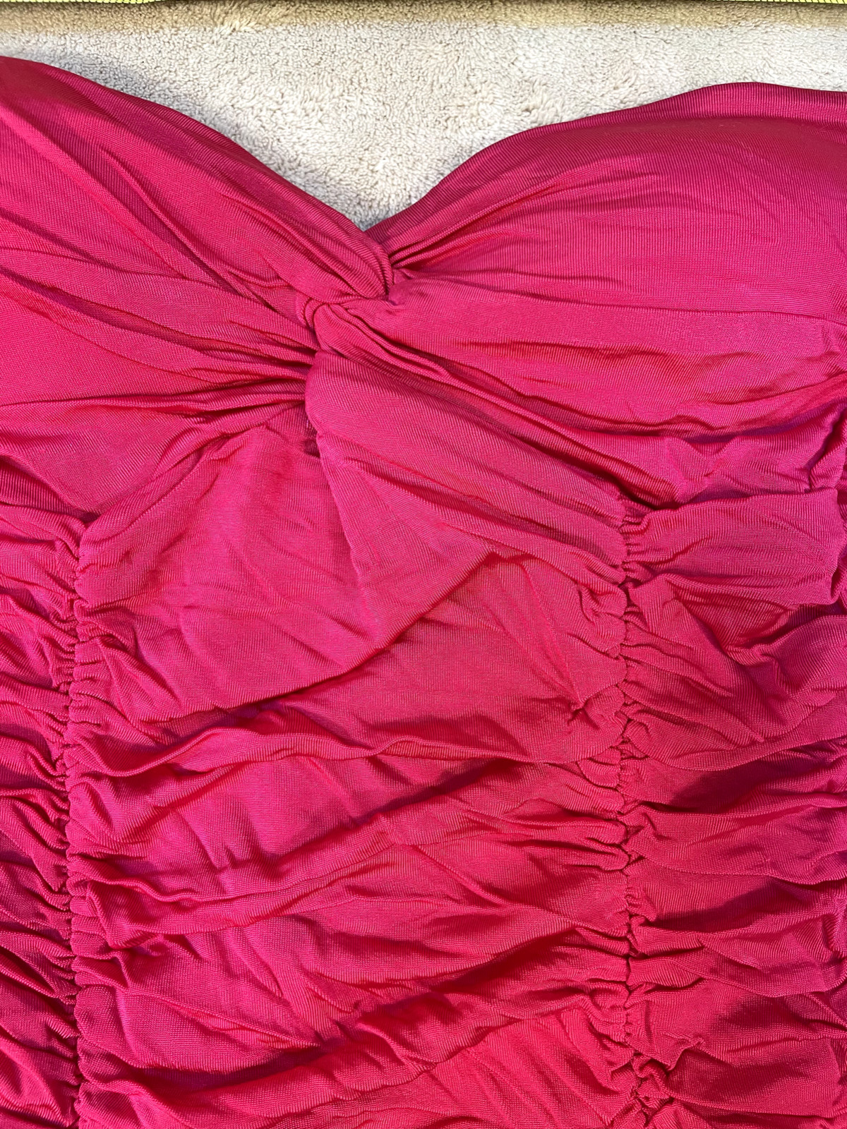 XXI Top Women’s Small Red Strapless Ruched Seams Gathered Stretch Rayon Lined