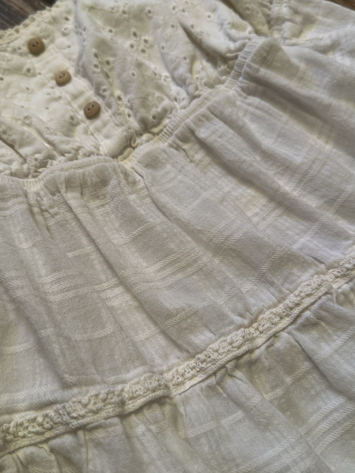 maurices White Eyelet Lace Button Front Scoop Neck Camisole Spaghetti M