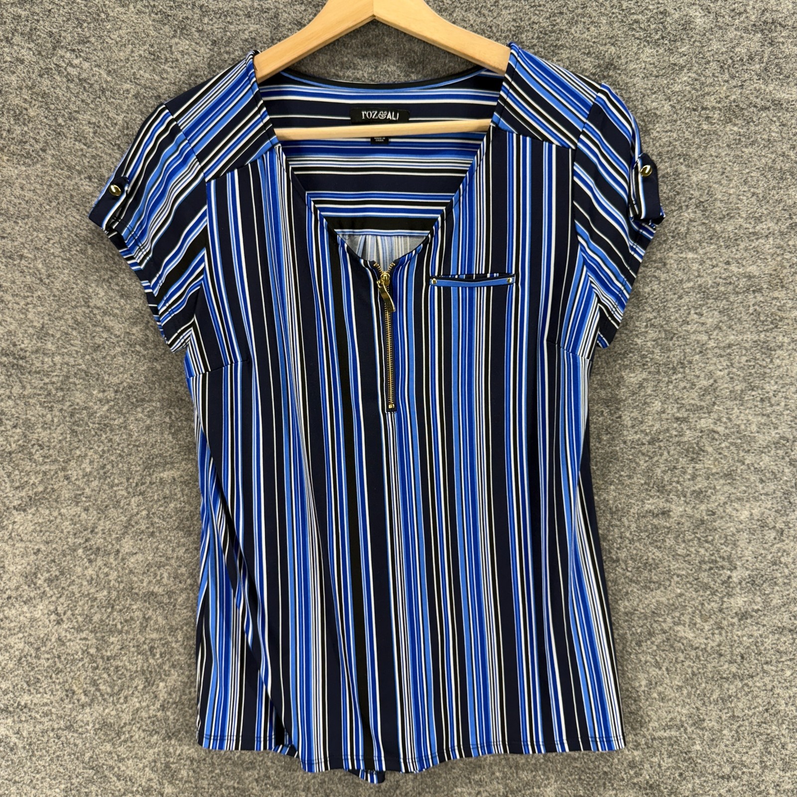 Roz & Ali Blouse Women S Blue Striped V-Neck Zipper Short Sleeve Casual Top