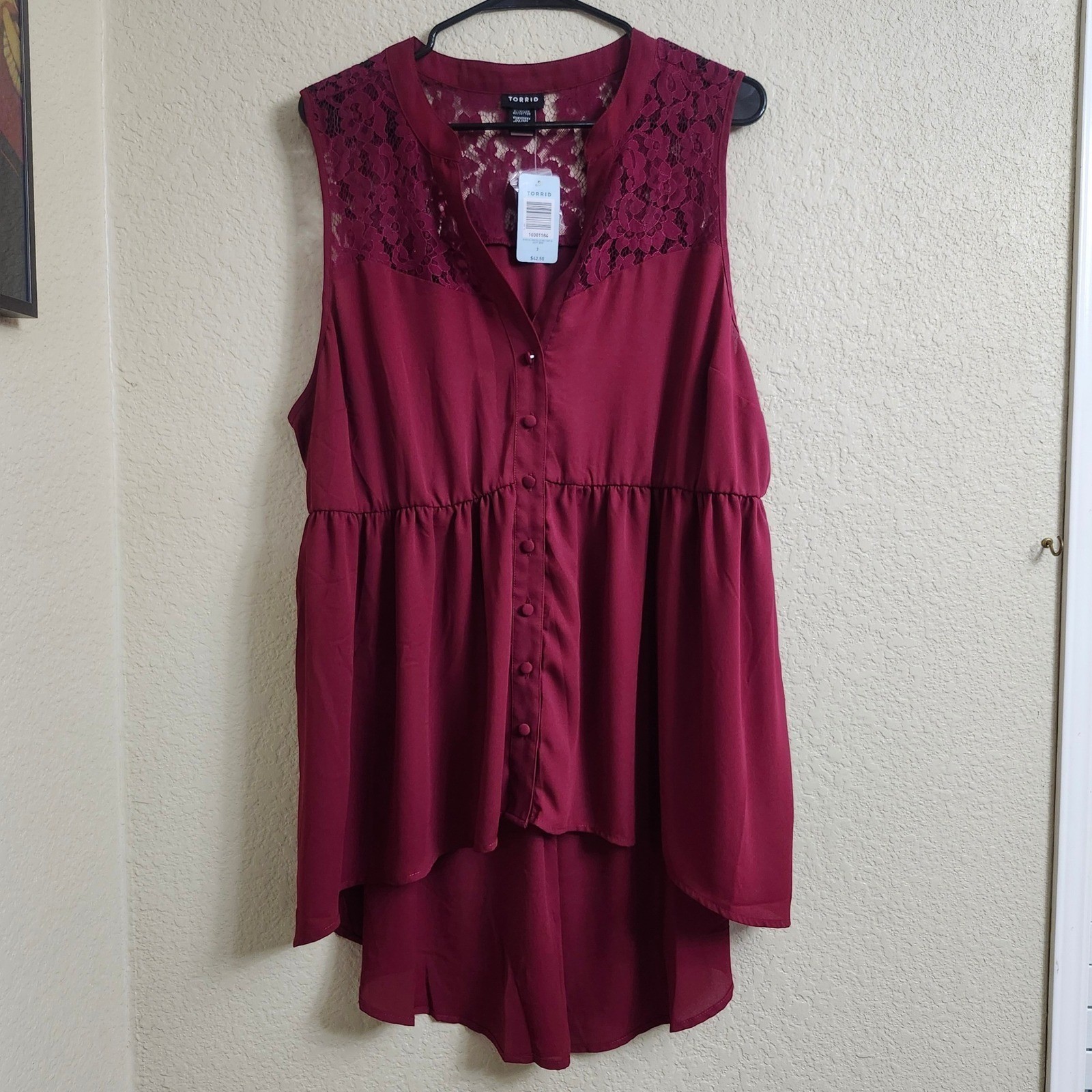 Torrid NWT Size 2 2X Wine Red Georgette Lace Sleeveless Empire High-Low Blouse