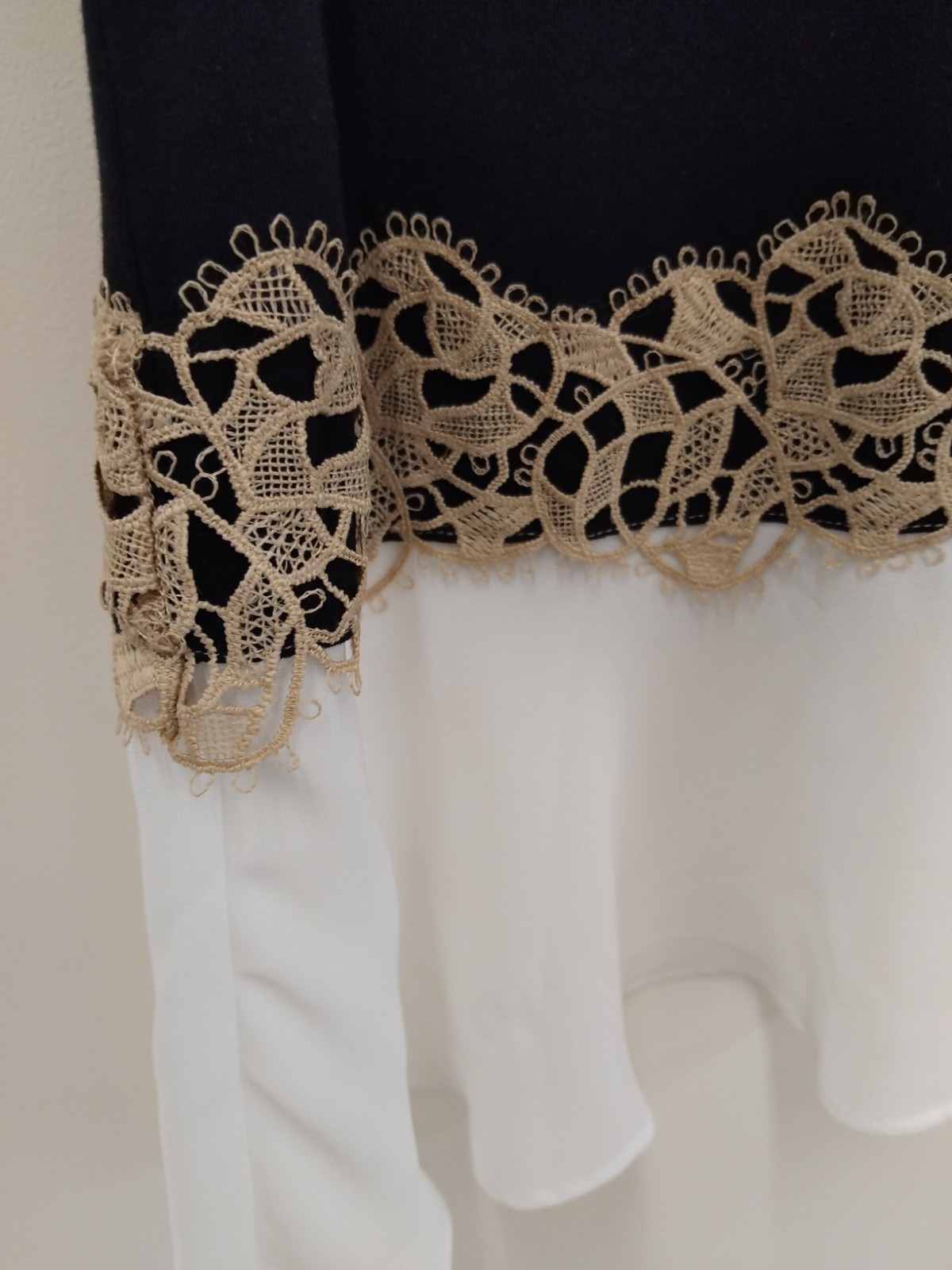 Liu Jo Sleeveless V-Neck Asymmetric Lace Trim Ladies Top Size 10 RRP £115