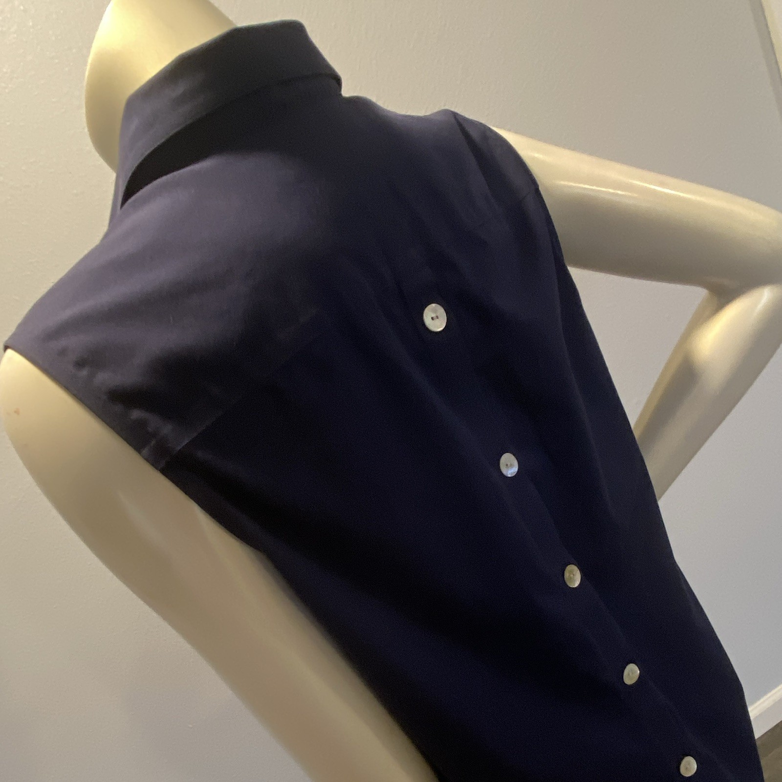 Foxcroft NYC 14 Navy Non-Iron Stretch Collared Sleeveless Shaped Blouse