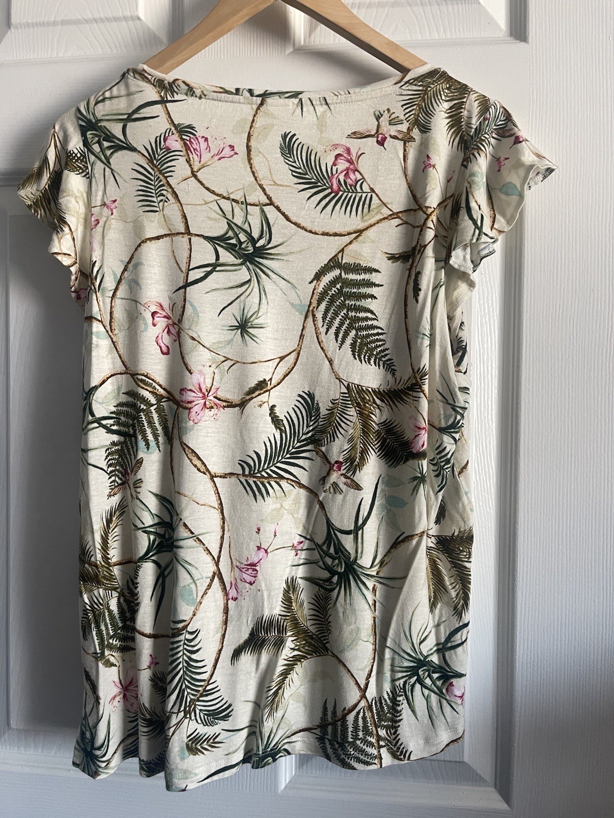 H&M Top Women’s L Shirt Floral Hummingbird Tee Flutter Sleeves Tan Green Pink