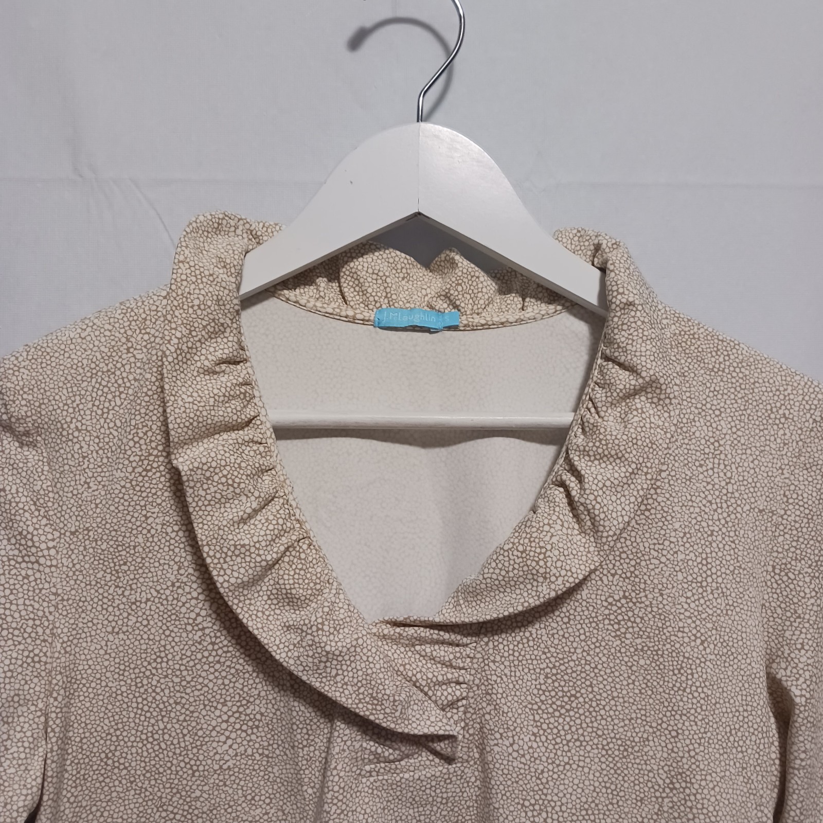 J. McLaughlin Durham Catalina women’s Ruffle Neck 3/4 Top blouse Sz S Oatmeal