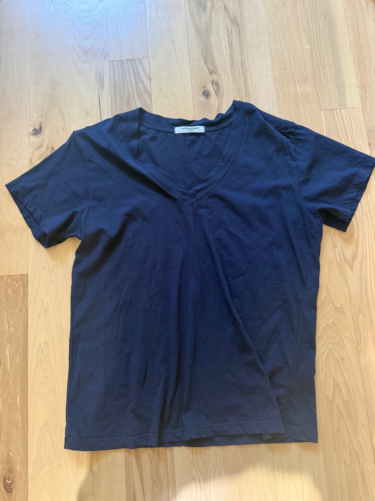 Perfect White Tee T Shirt Women’s Basic V-Neck Short Sleeve Navy Blue Size M