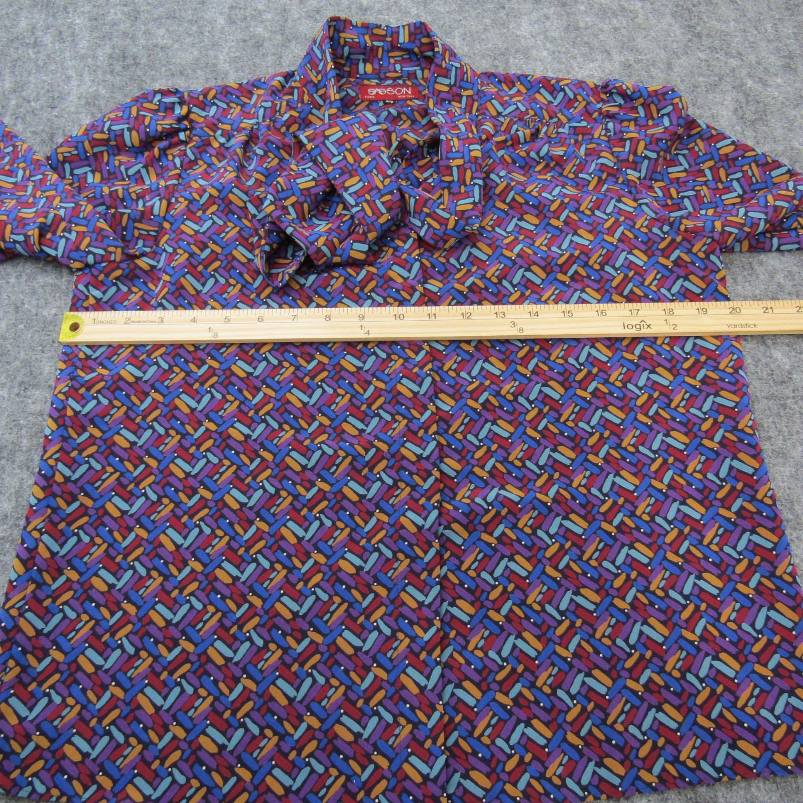 Sasson Shirt Top Blouse Button Up Mock Neck Tie Womens 8 Purple Geometric