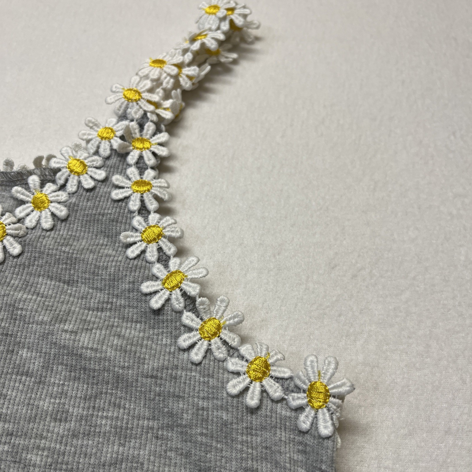 KIKIT M Ribbed Top/Tank Sleeveless Daisy Trim Gray Y2K Hippie Beach 70’s