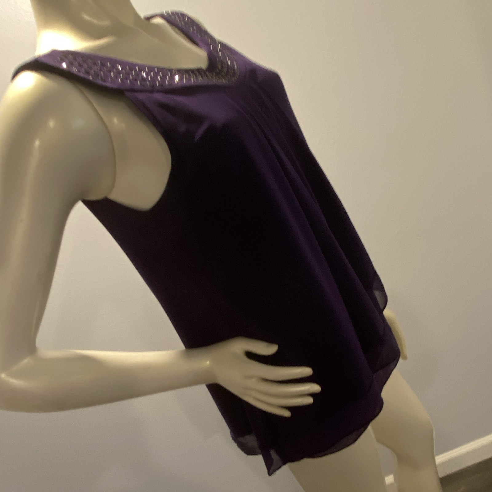 ROZ & ALI S Purple Solid Scoop Neck Sleeveless Studded Pleated Chiffon Tank Top