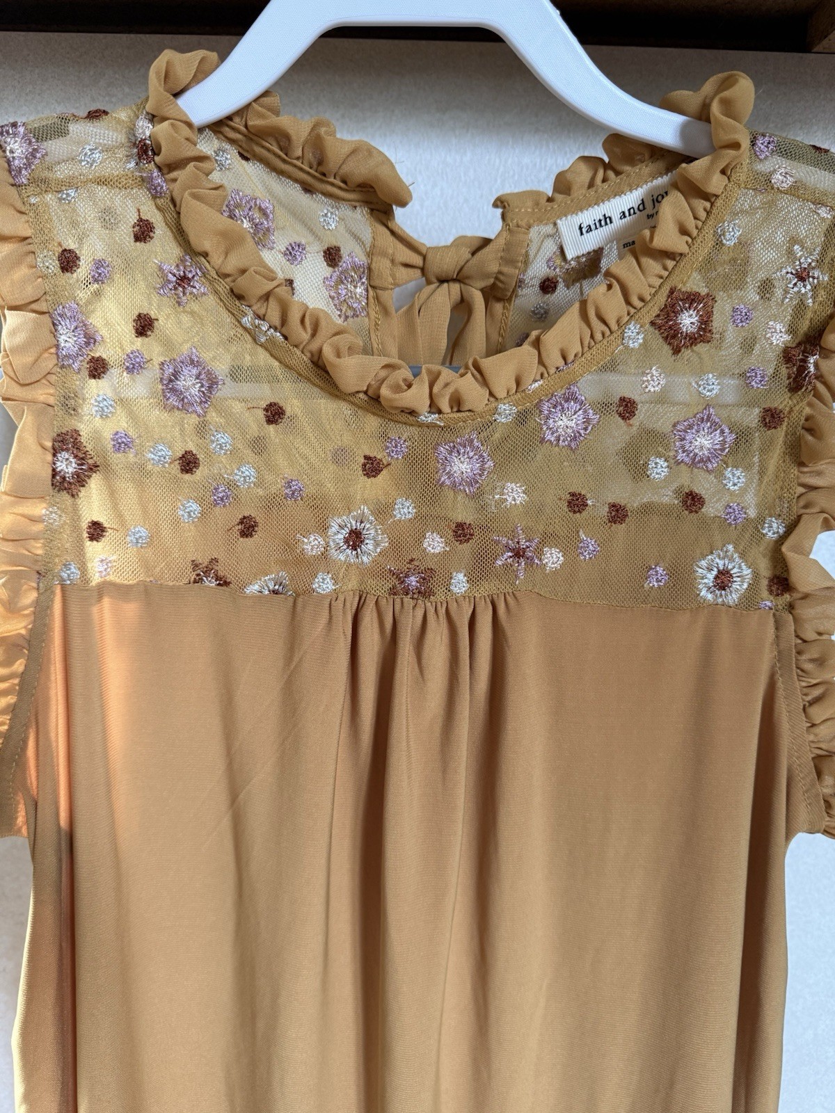sleeveless floral embroidered ruffle blouse top shirt flowy back bow Sz M Boho