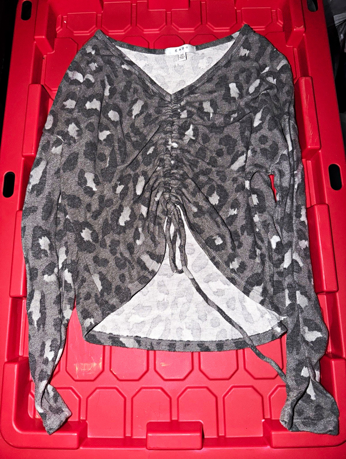 Women’s XS Maternity Gray Leopard Animal Print V-Neck Long Sleeve Drawstring Top