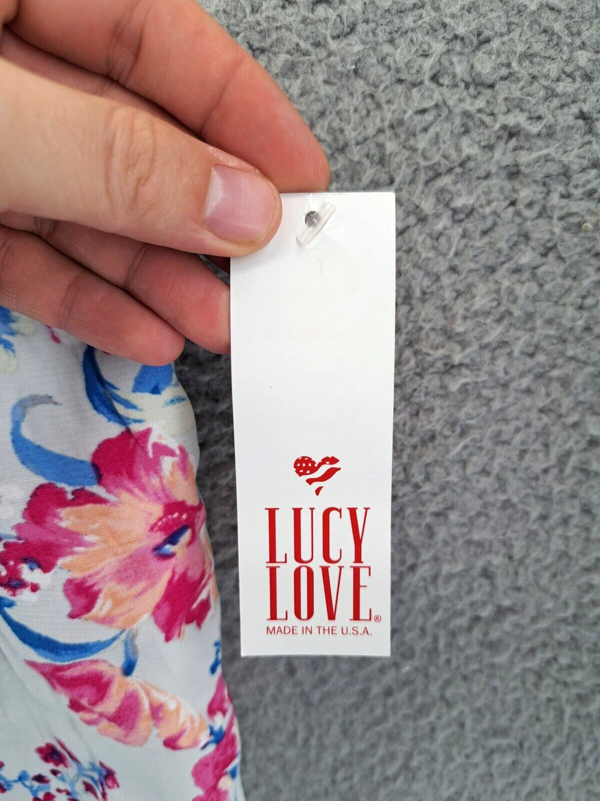 Lucy Love Tank Top Blouse Womens Size Medium White Floral Pink Sleeveless NWT