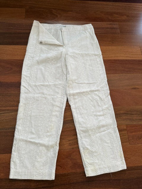 Women White Eyelet Embroidered Pants Sz XS Straight cropped Leg fall spring