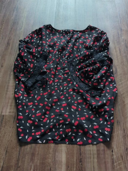 Lane Bryant Cherry Print Lace 3/4 Sleeve Blouse Size 18/20